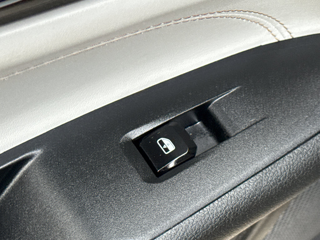 Used 2024 Jeep Compass Limited w/ Elite Group image 30