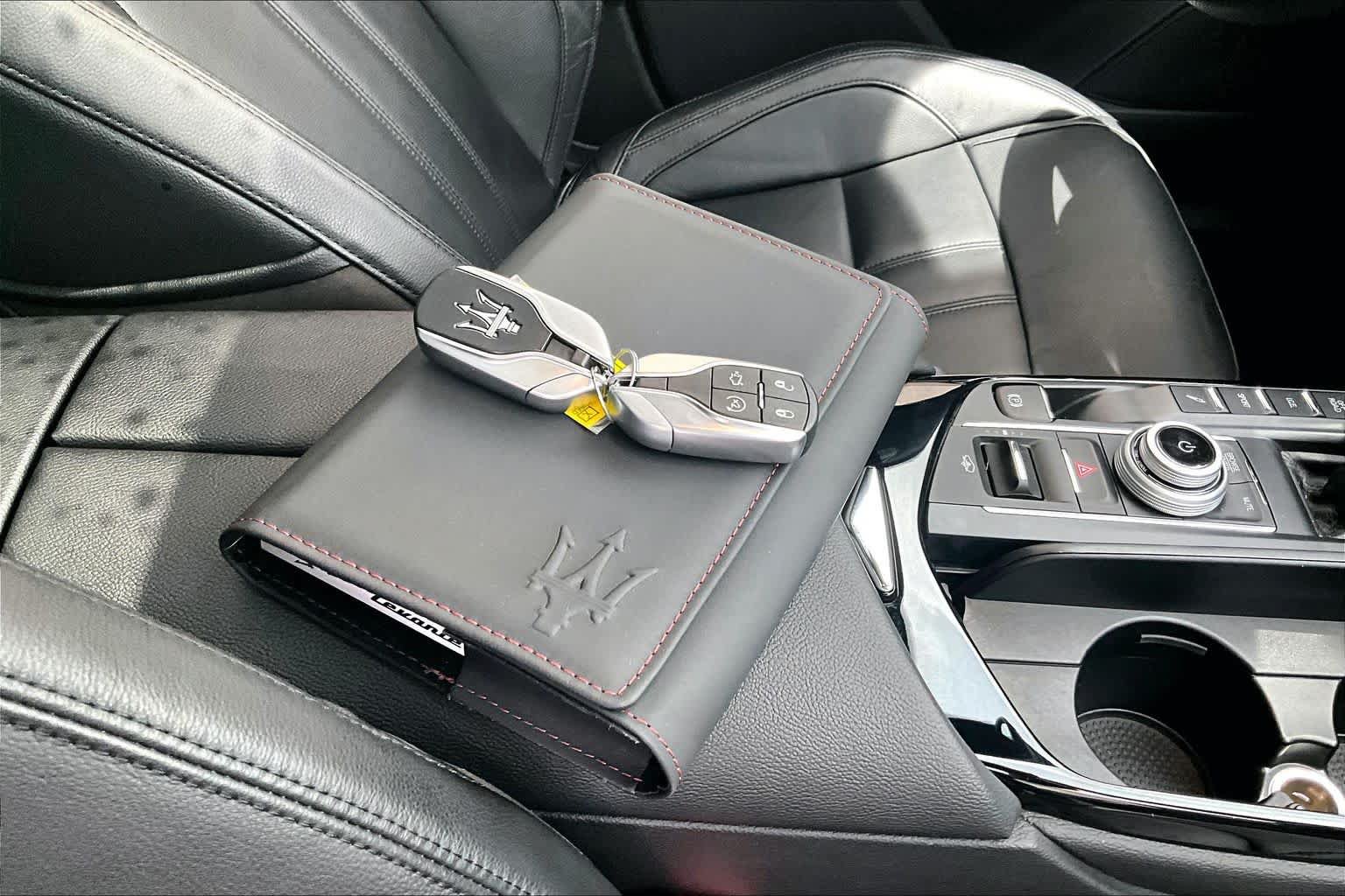 Used 2022 Maserati Levante Modena AWD/4WD image 15