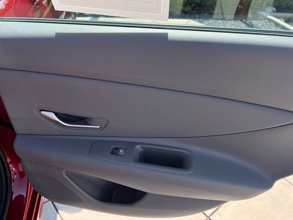 Certified 2023 Hyundai Elantra SEL w/ Convenience Package FWD image 9