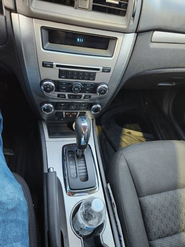 Used 2010 Ford Fusion SE FWD image 24