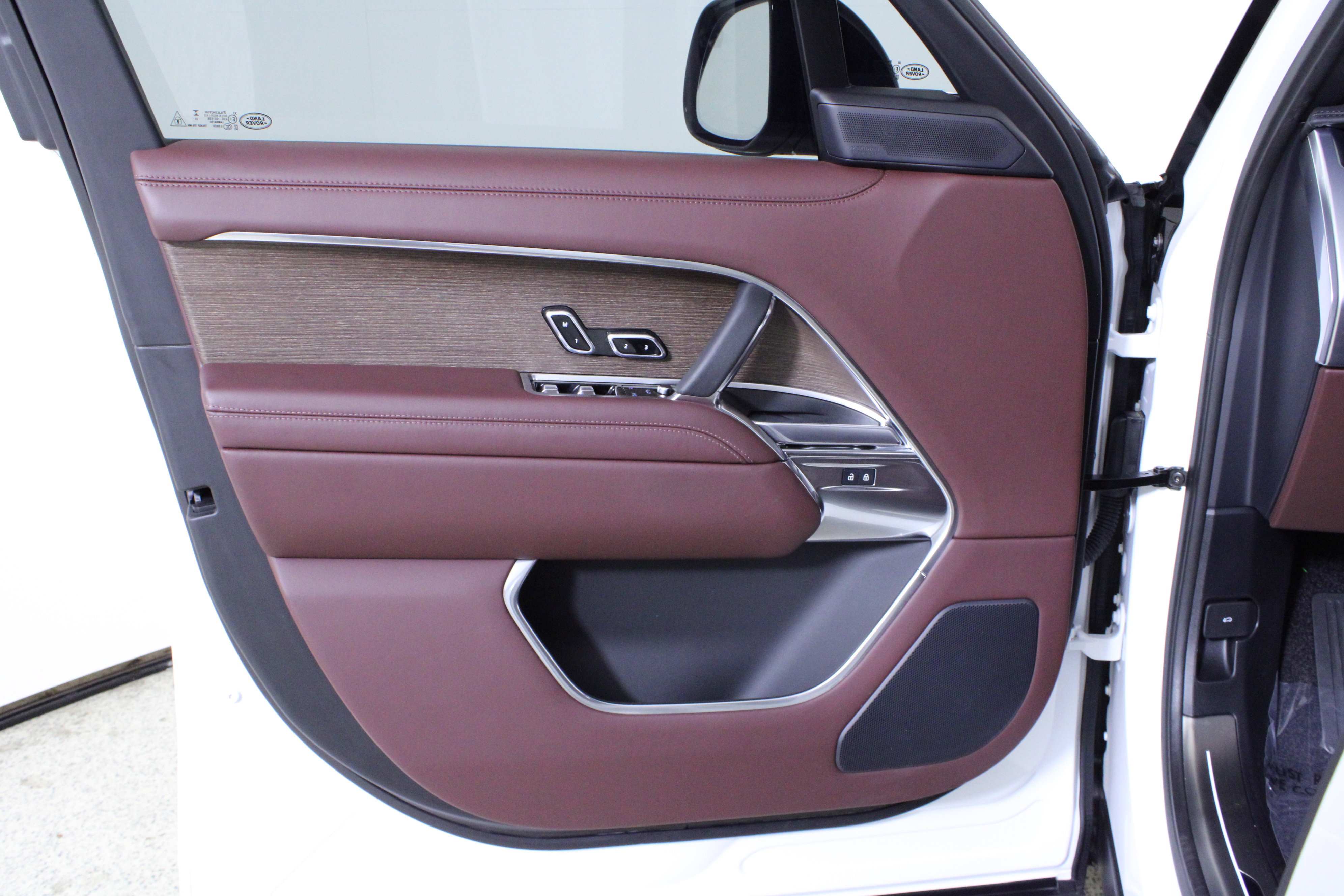 Used 2024 Land Rover Range Rover SE image 20