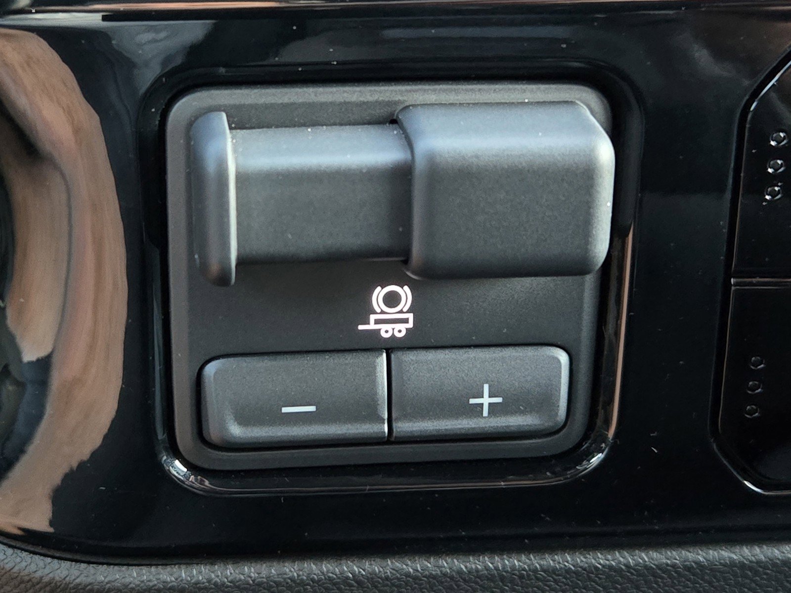 Used 2025 GMC Sierra 1500 Elevation image 21