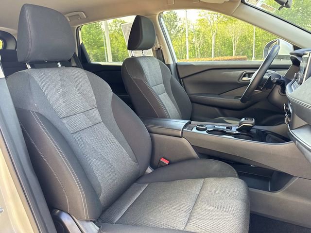 Used 2025 Nissan Rogue SV image 14