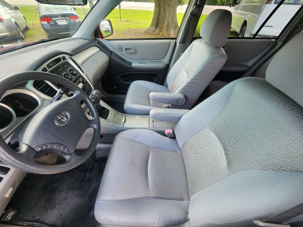 Used 2006 Toyota Highlander 2WD V6 w/ Appearance Pkg image 6