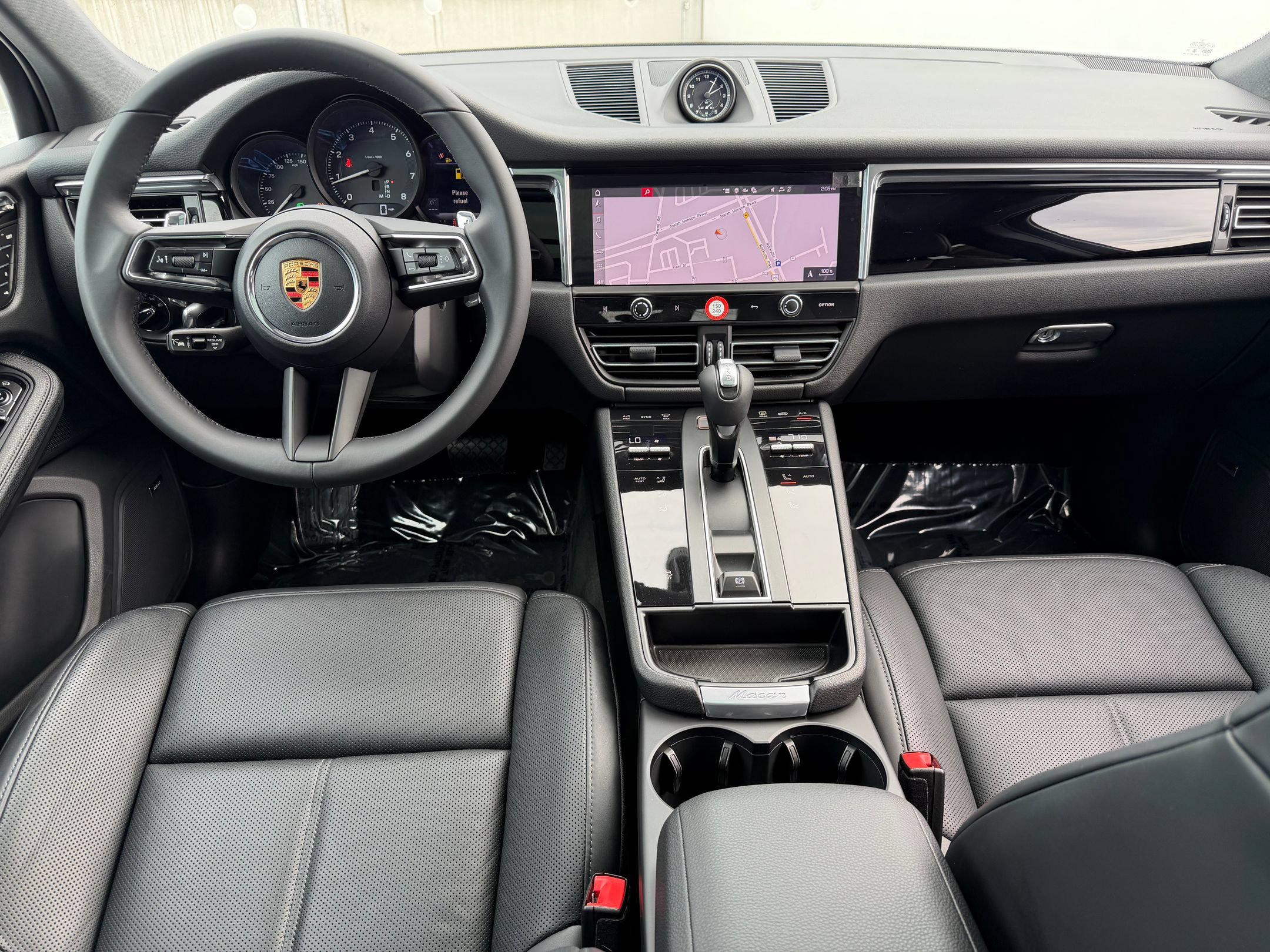 Certified 2026 Porsche Macan AWD/4WD image 15