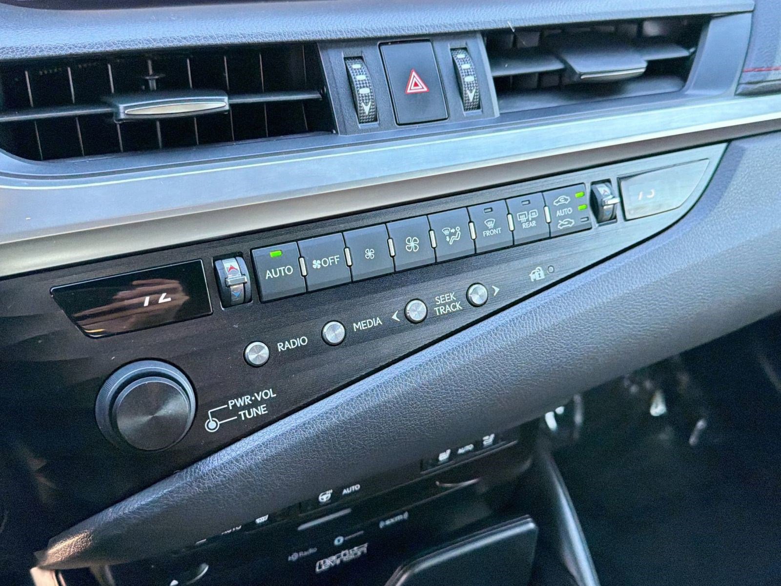 Used 2019 Lexus ES 350 F Sport w/ Accessory Package image 25