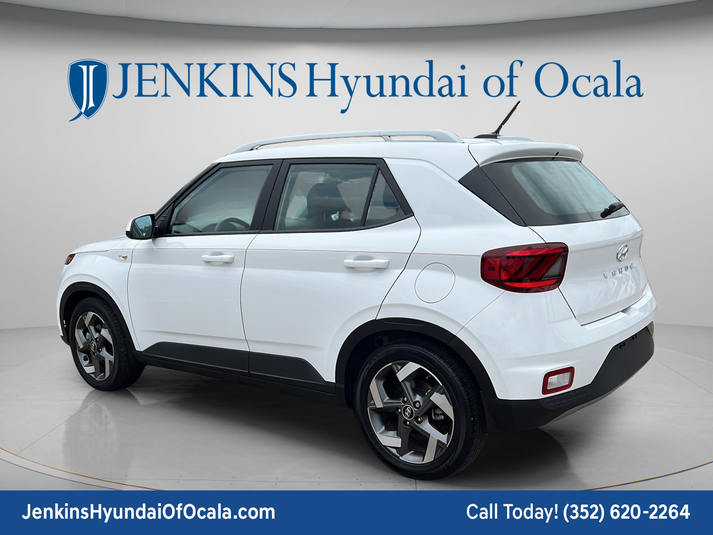 Certified 2023 Hyundai Venue SEL FWD image 5
