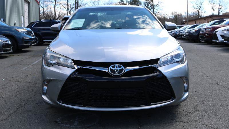 Used 2017 Toyota Camry SE w/ Protection Package (Q2) FWD image 2