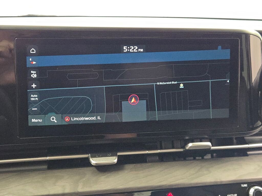 Used 2024 Kia Carnival EX image 27