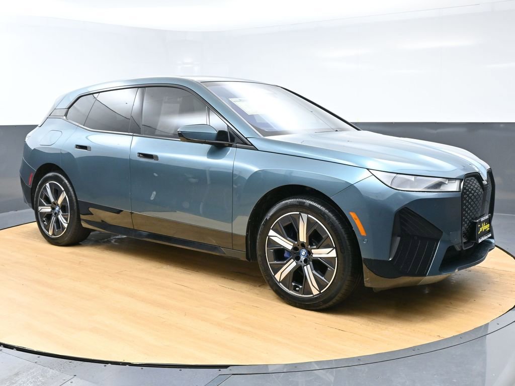 Used 2023 BMW iX xDrive50 w/ Sport Package AWD/4WD image 48
