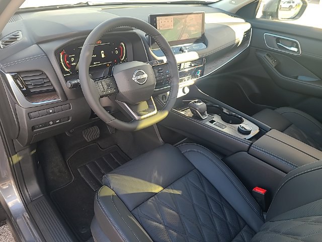 New 2026 Nissan Rogue Platinum AWD/4WD image 13