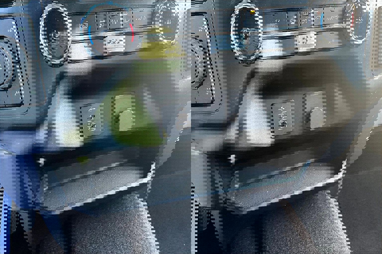 Used 2025 Ford F150 XLT w/ Equipment Group 301A Standard image 17