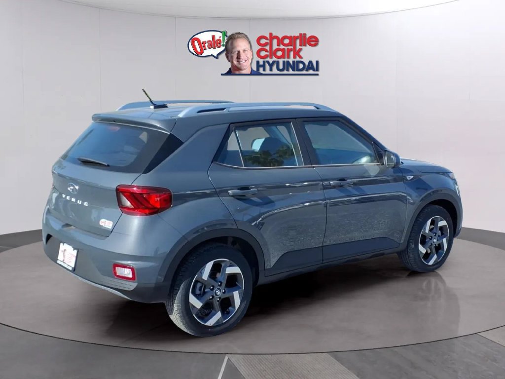New 2026 Hyundai Venue SEL FWD image 5