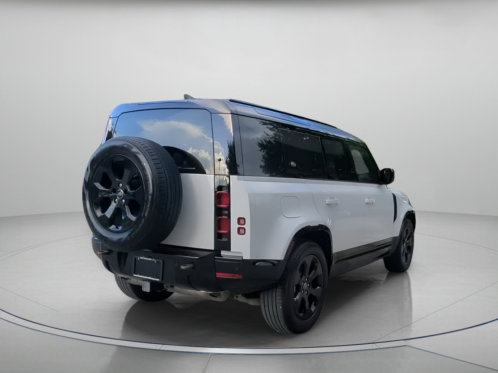 Used 2024 Land Rover Defender 110 X-Dynamic SE AWD/4WD image 27
