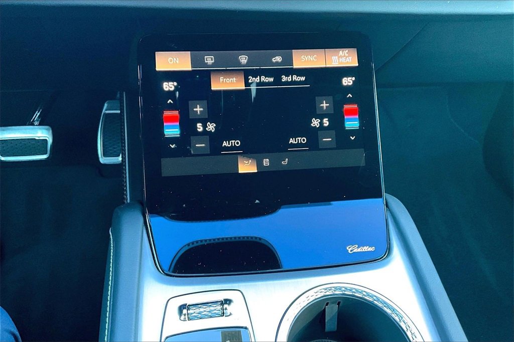 Used 2026 Cadillac Vistiq Sport image 11