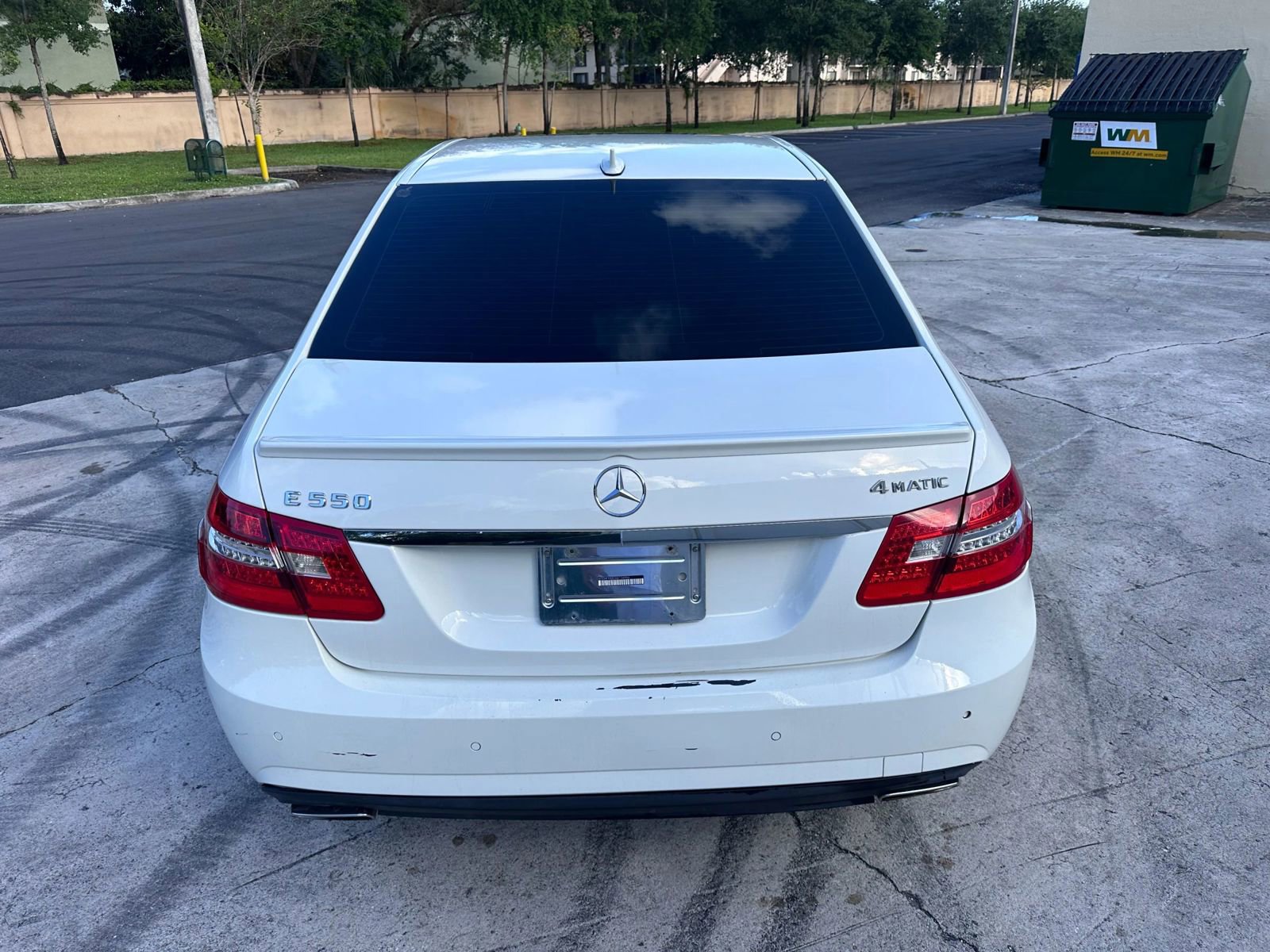 Used 2010 Mercedes-Benz E 550 4MATIC Sedan image 6