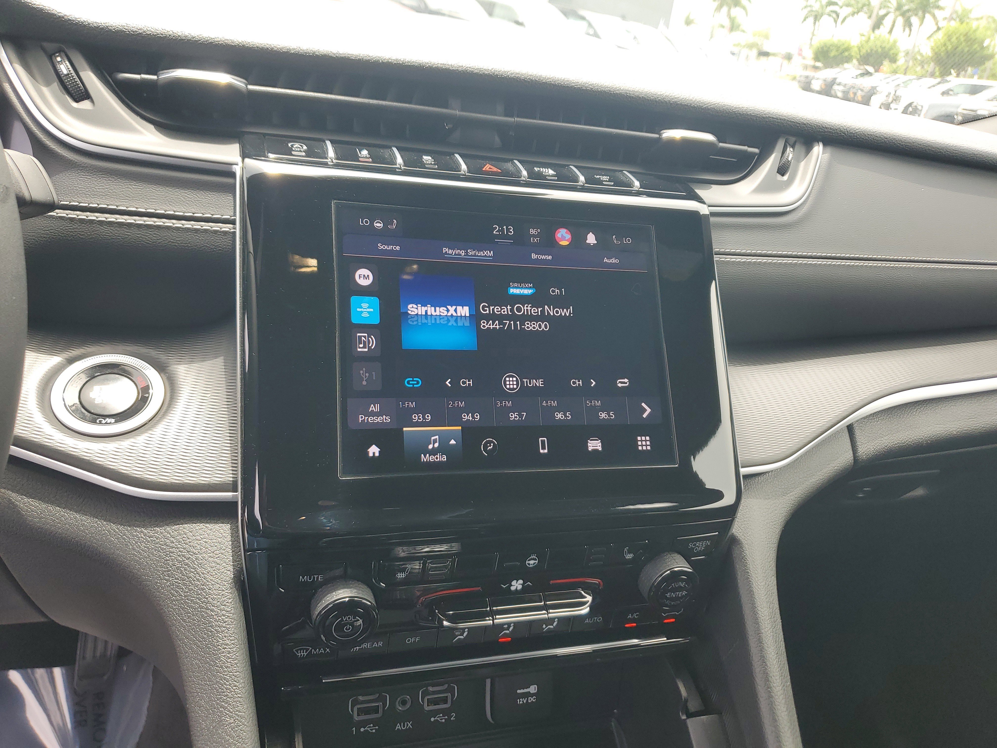 Used 2024 Jeep Grand Cherokee L Altitude image 27