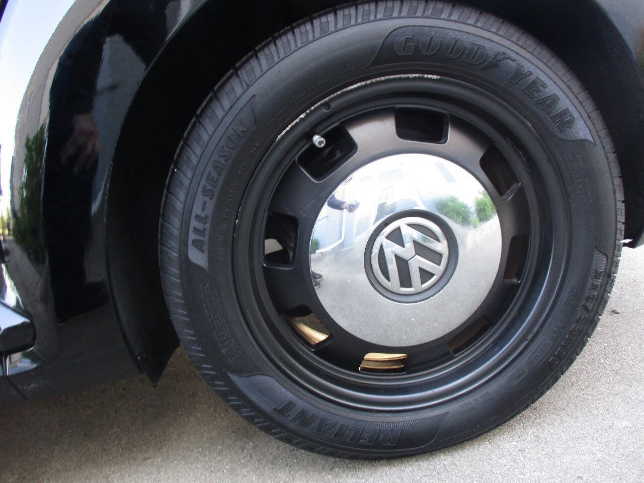 Used 2013 Volkswagen Beetle 2.5 FWD image 88