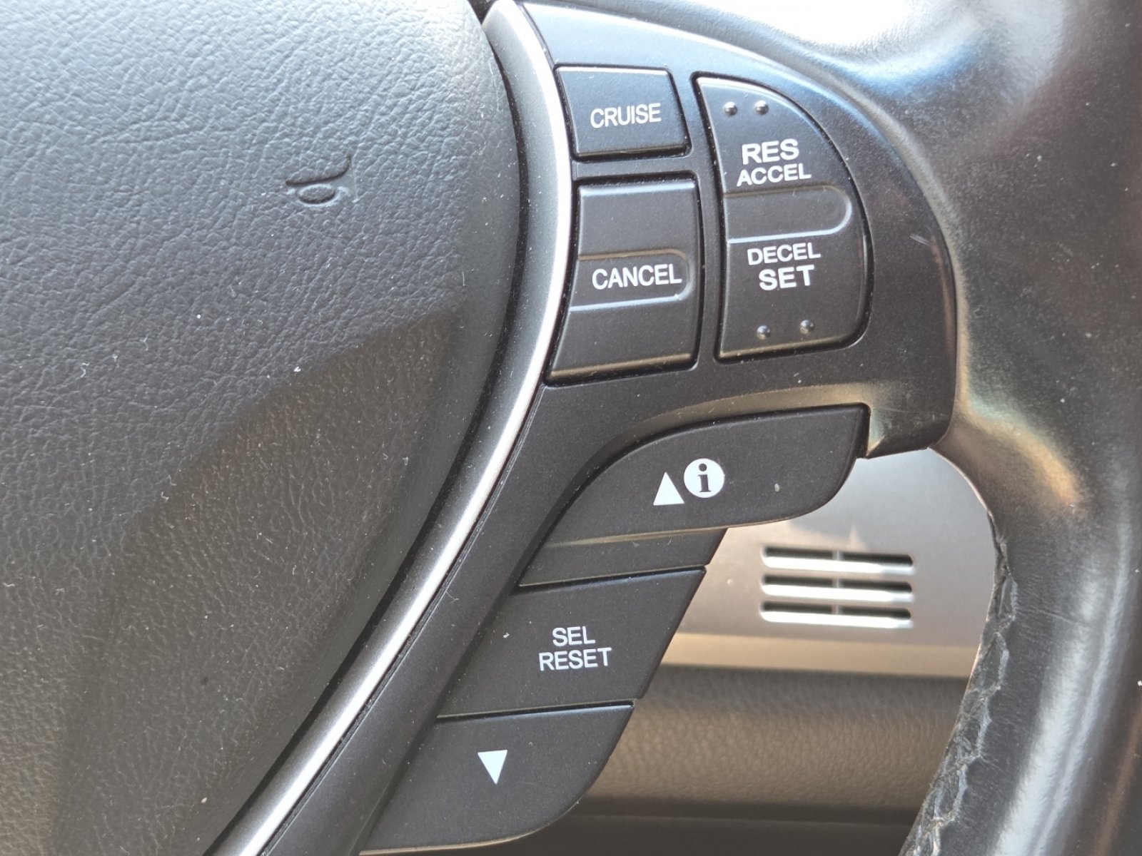 Used 2018 Acura RDX AWD image 8