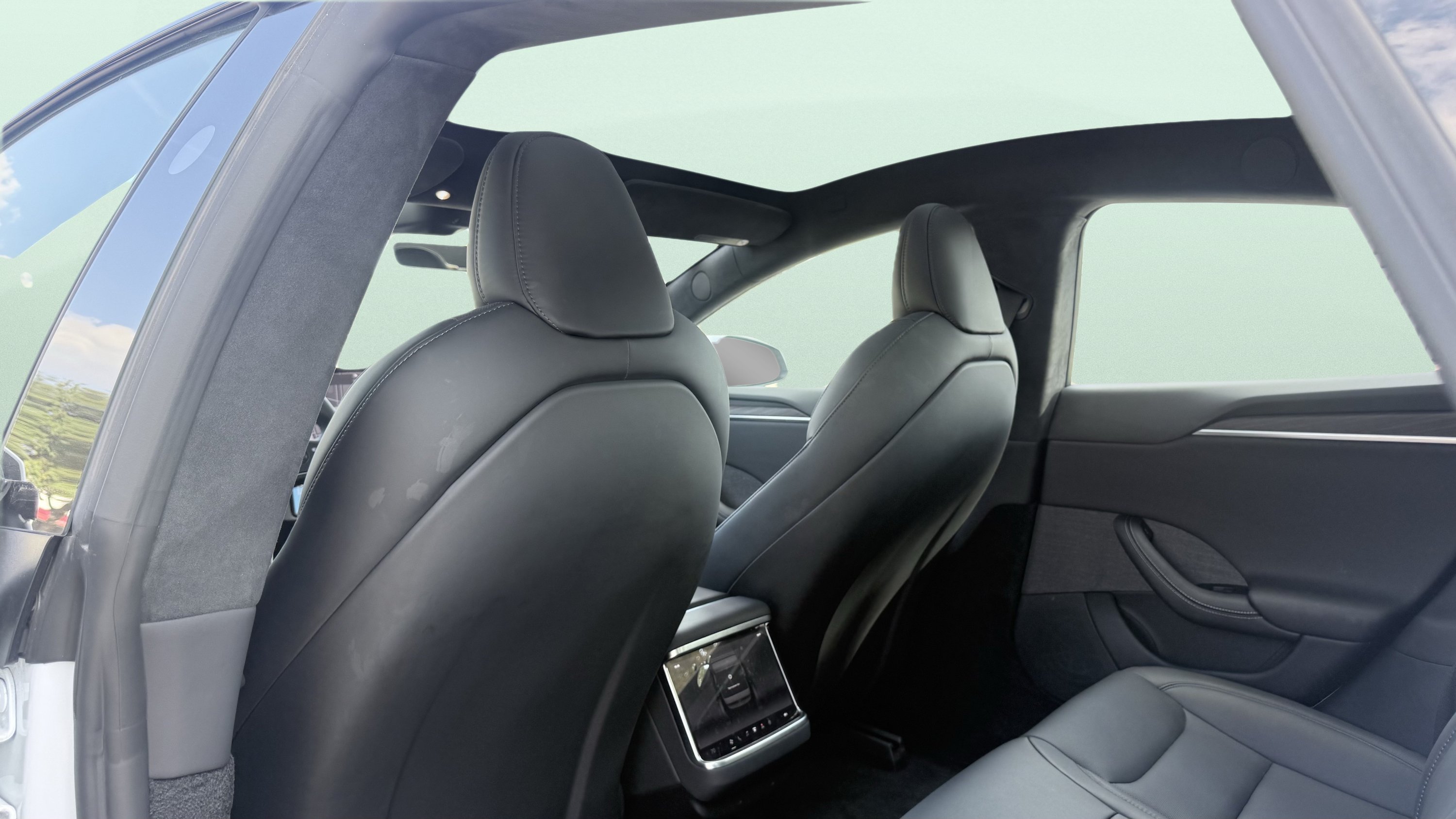 Used 2024 Tesla Model S AWD/4WD image 42