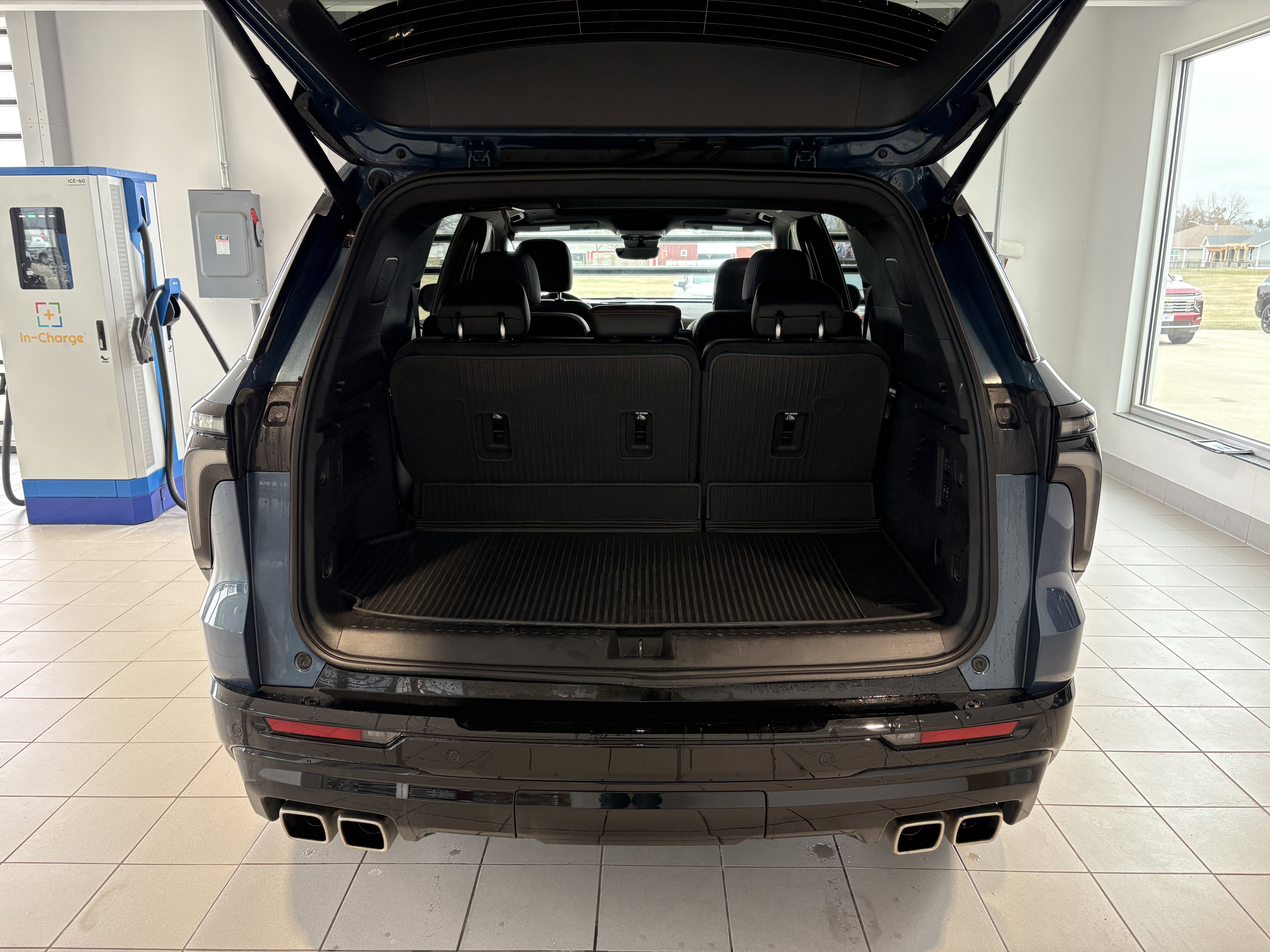 Used 2025 Chevrolet Traverse RS w/ LPO, Floor Liner Package image 5