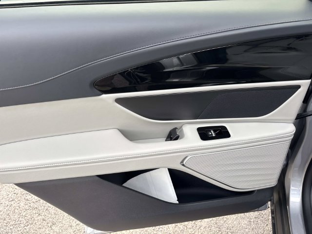 New 2026 Lincoln Nautilus Premier AWD/4WD image 17