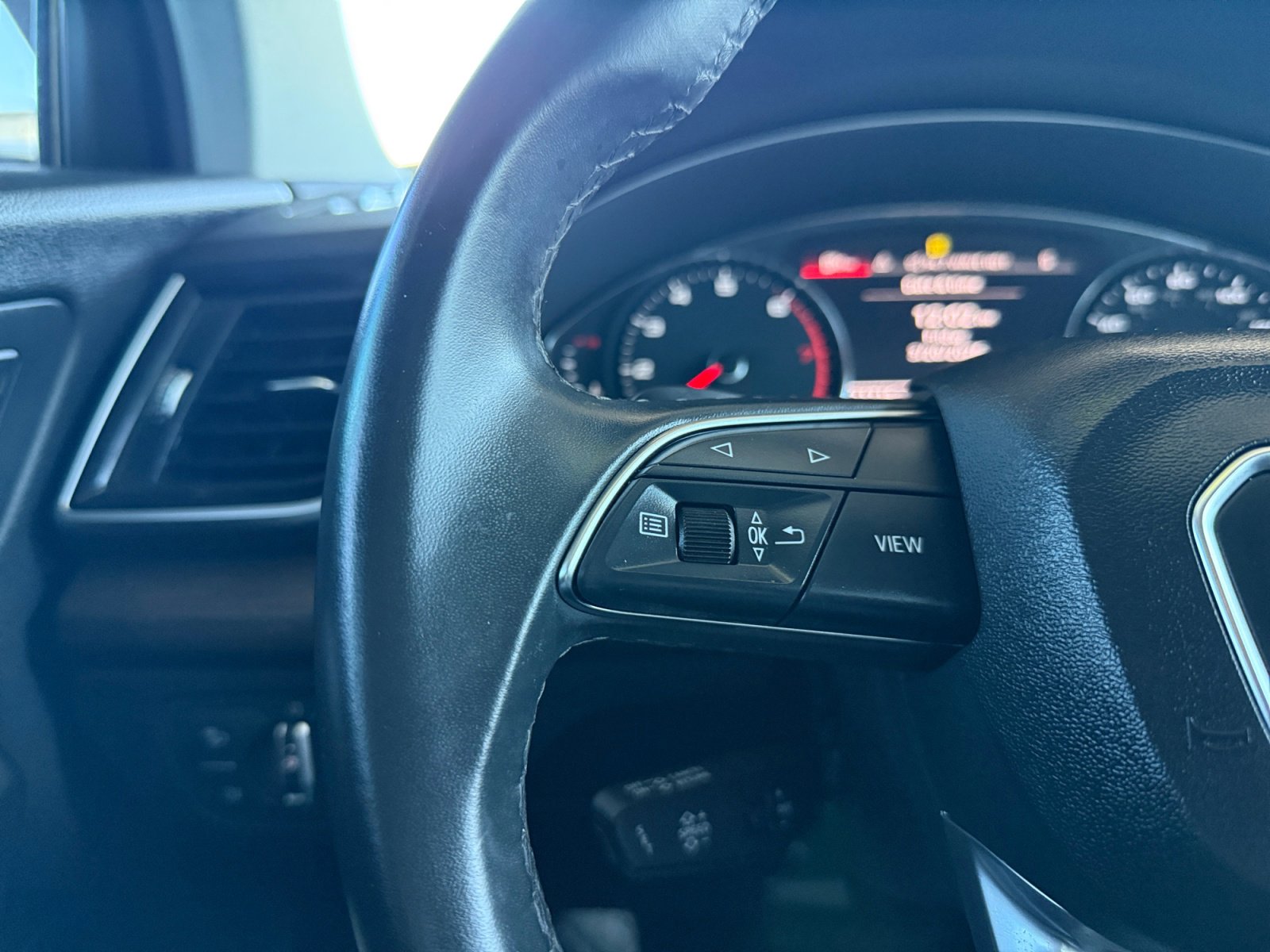 Used 2023 Audi Q5 2.0T Premium w/ Convenience Package image 17