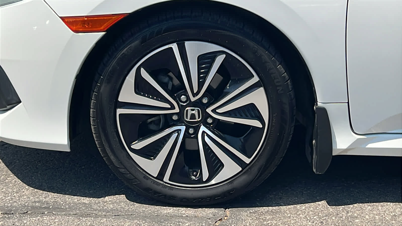 Used 2018 Honda Civic EX-T image 9