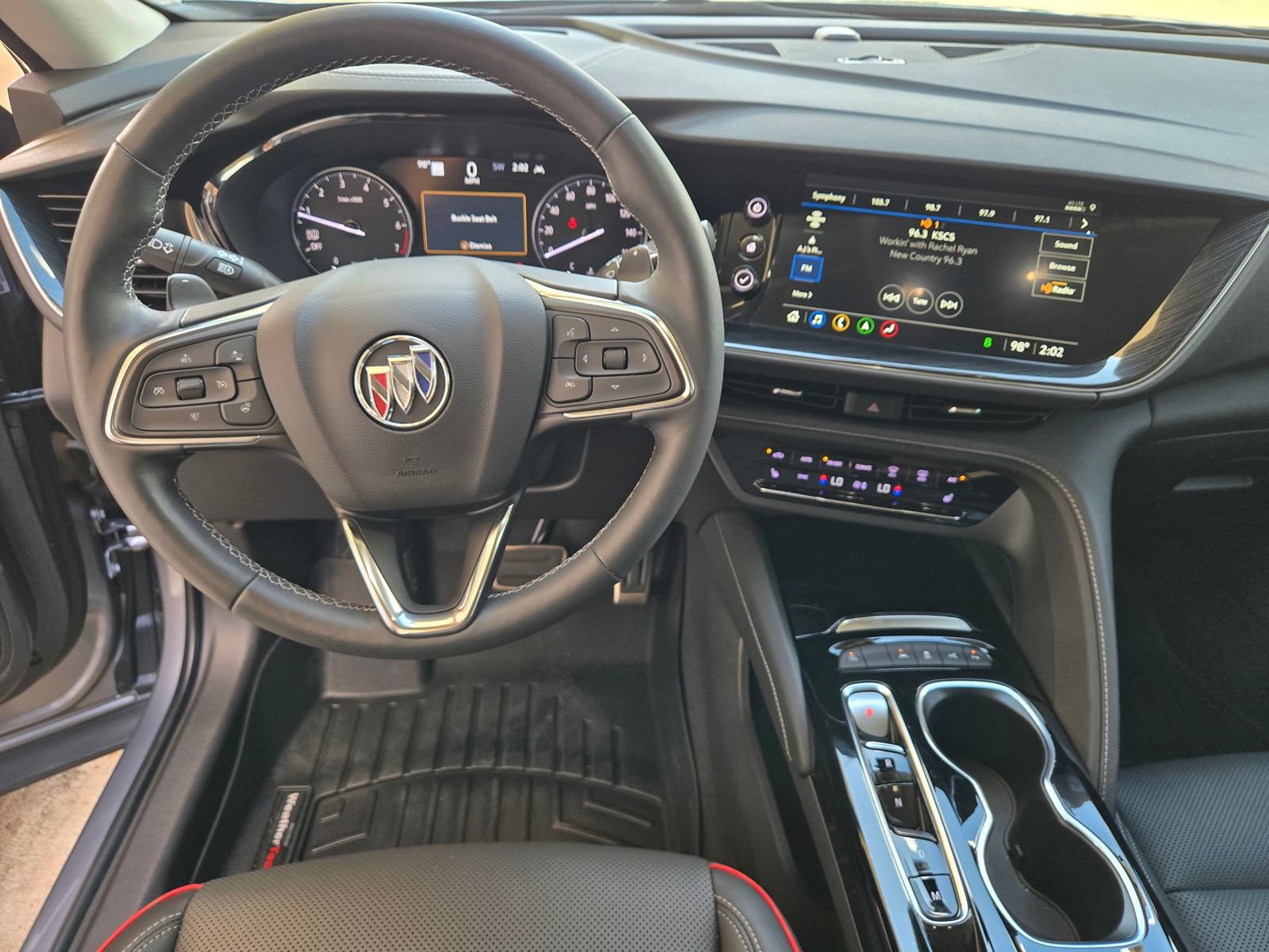 Used 2022 Buick Envision Essence w/ Technology Package II FWD image 9