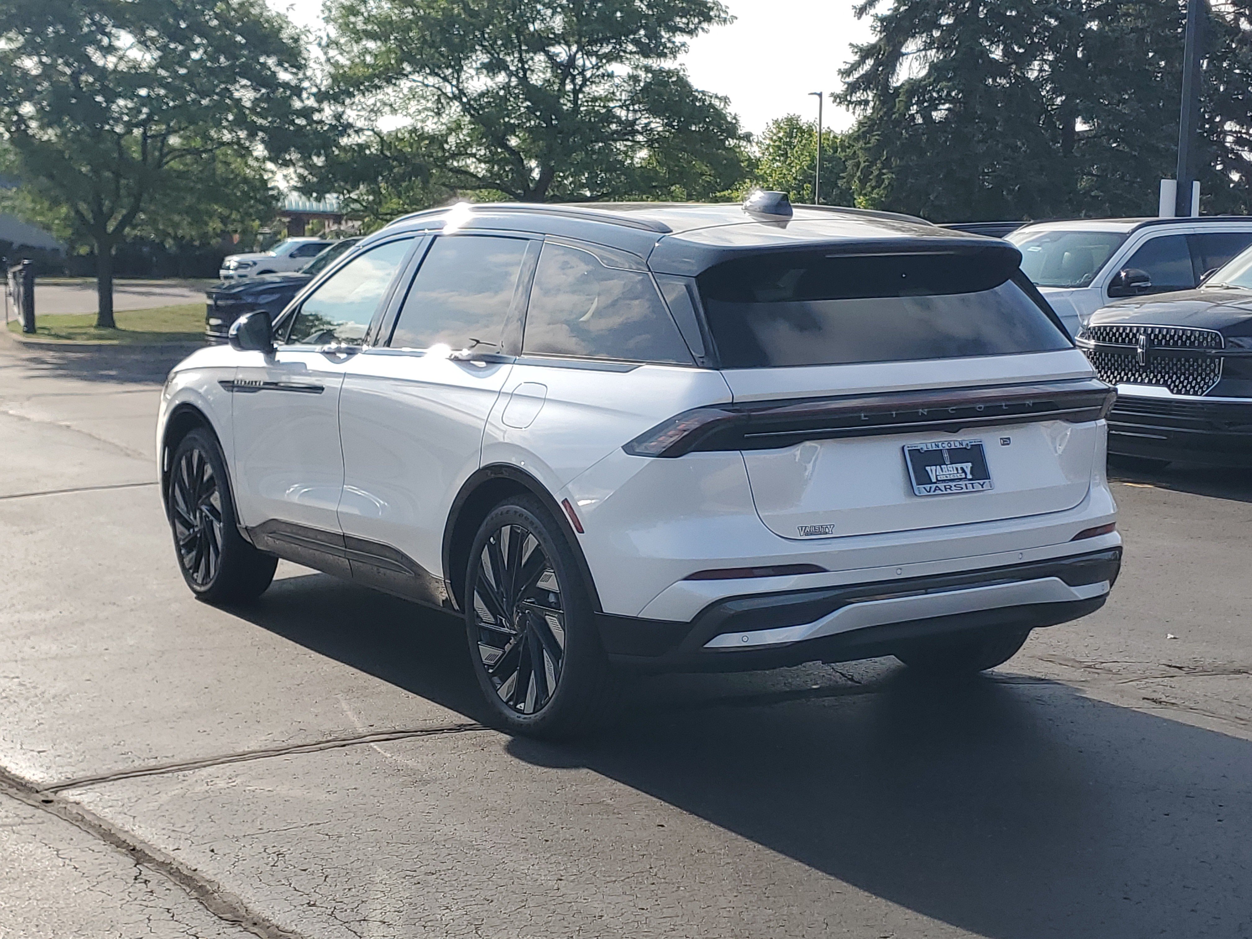 New 2026 Lincoln Nautilus Reserve AWD/4WD image 3