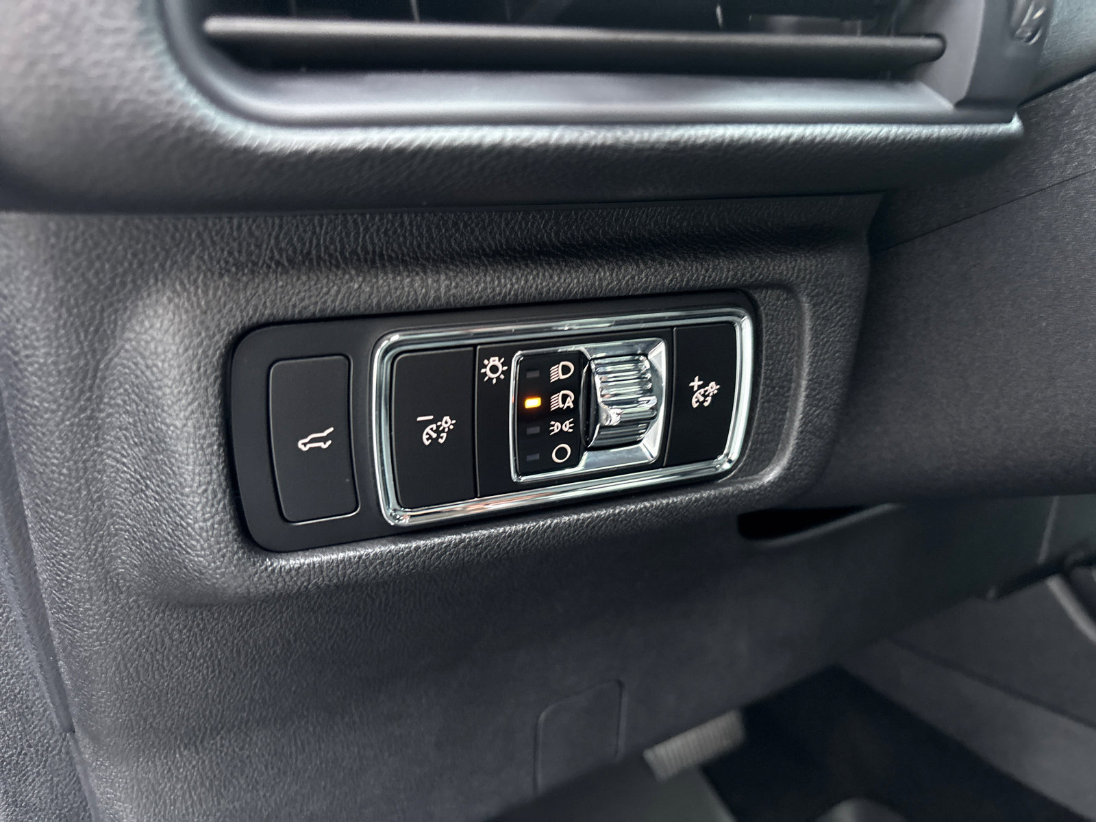 New 2025 Lincoln Corsair Reserve image 14