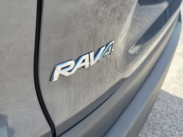 Used 2023 Toyota RAV4 XLE Premium AWD/4WD image 7