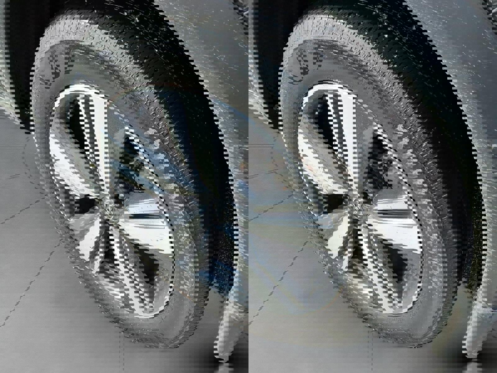 Used 2023 Nissan Rogue SL w/ SL Premium Package image 6