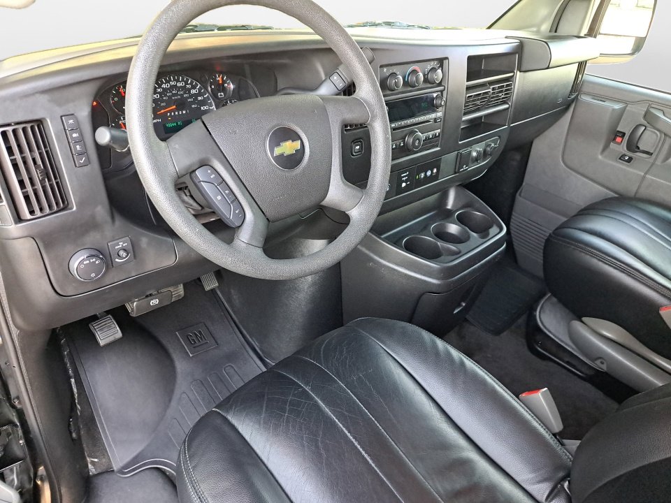 Used 2017 Chevrolet Express 3500 LT w/ LT Preferred Equipment Group RWD image 10