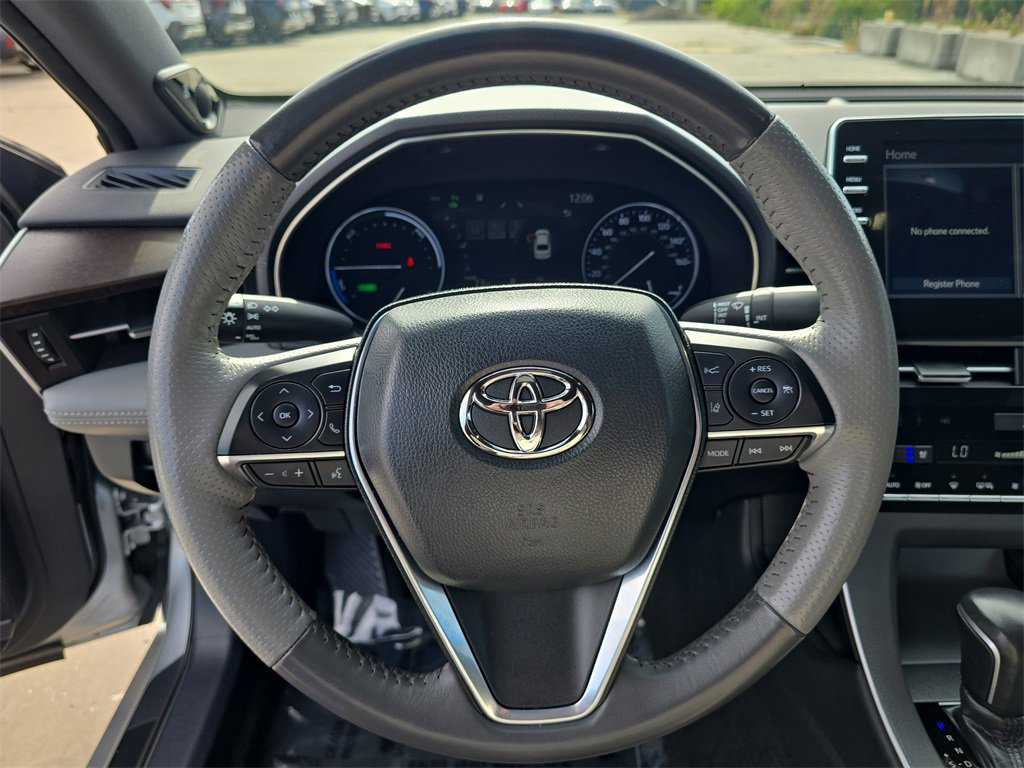 Used 2021 Toyota Avalon Limited image 30