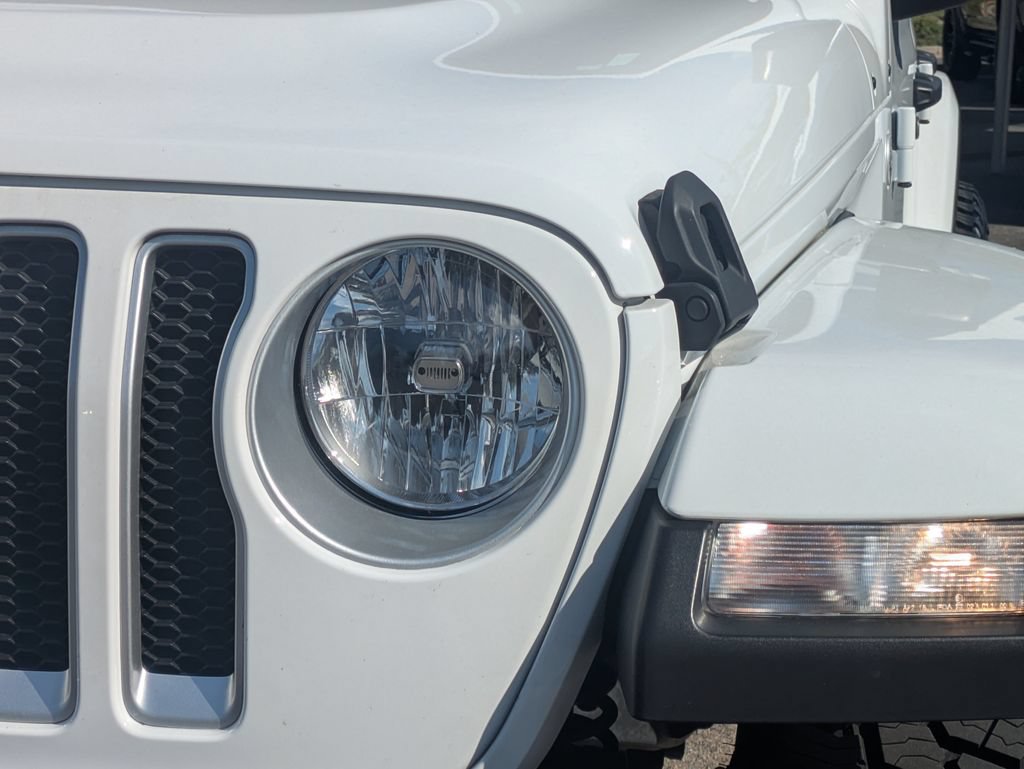 Used 2022 Jeep Wrangler Unlimited Sahara AWD/4WD image 10