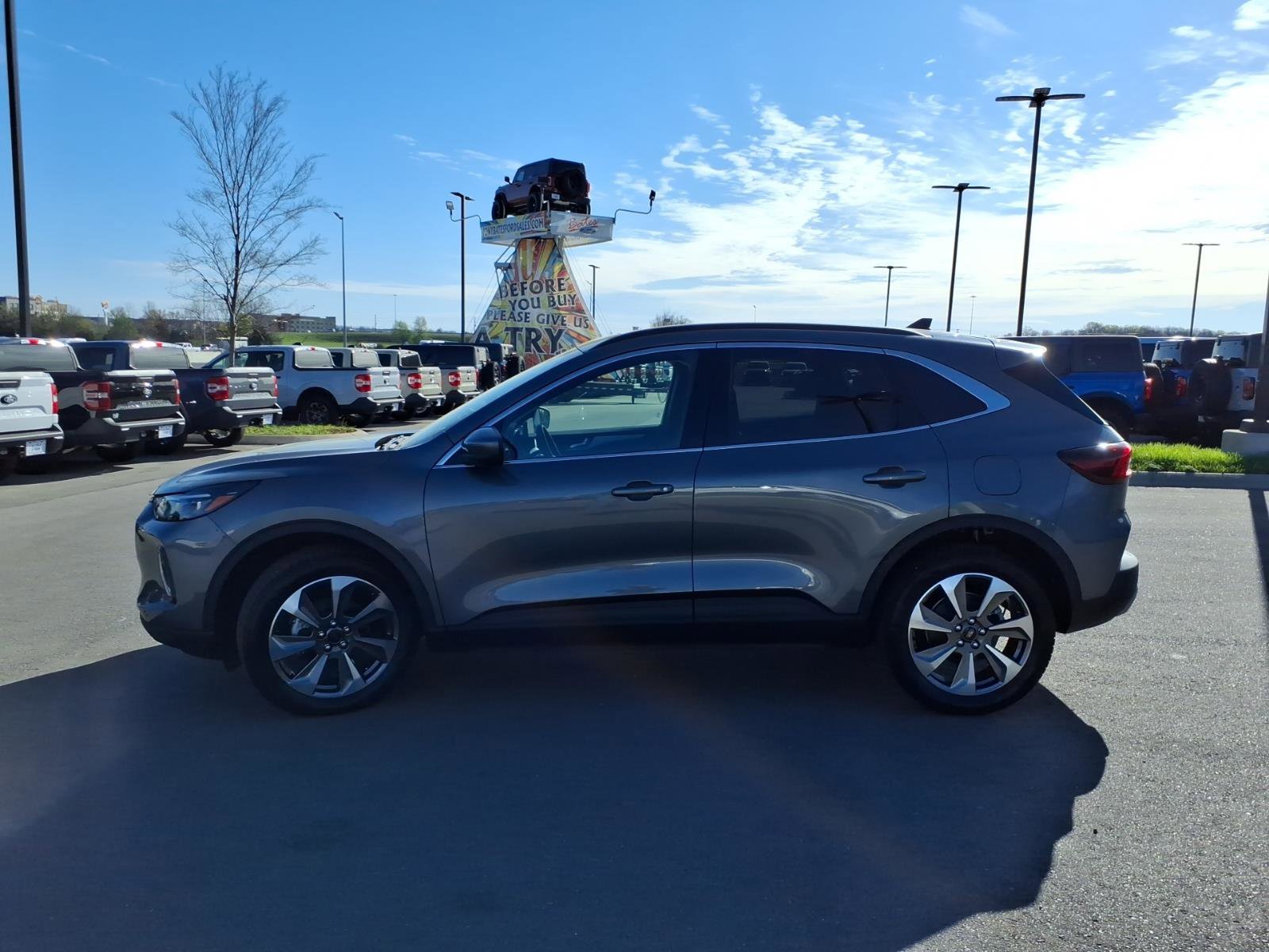 Certified 2023 Ford Escape Platinum AWD/4WD image 6
