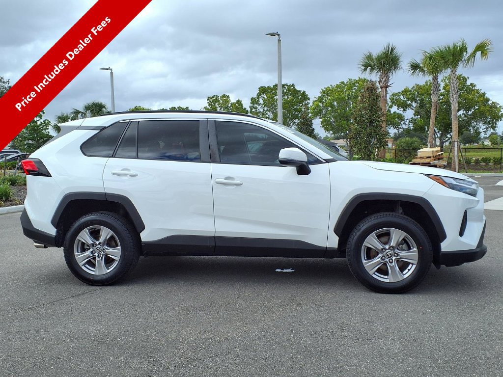 Used 2022 Toyota RAV4 XLE FWD image 10