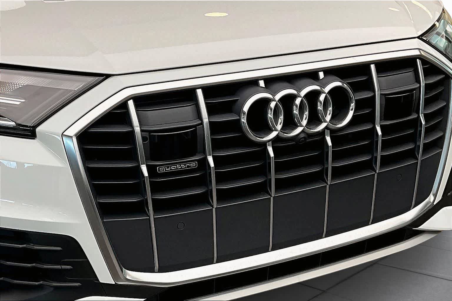 Used 2023 Audi Q7 2.0T Premium w/ Convenience Package AWD/4WD image 32