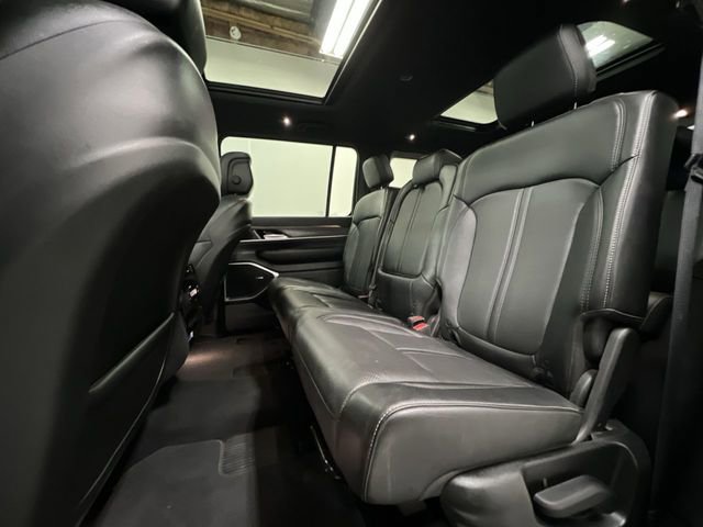Used 2023 Jeep Wagoneer Series II w/ Premium Group I AWD/4WD image 26