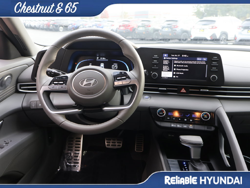 Certified 2025 Hyundai Elantra Sport FWD image 18