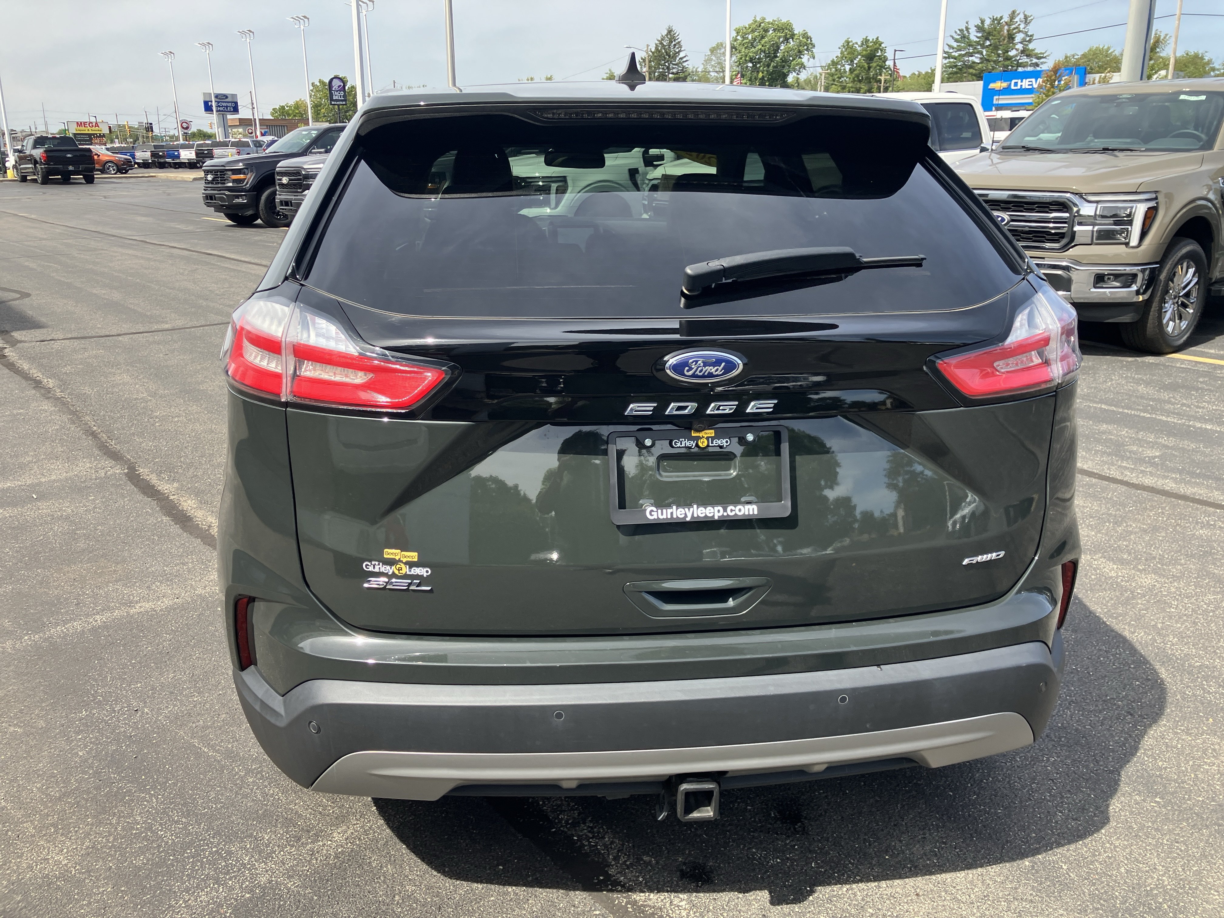 Used 2024 Ford Edge SEL w/ Class II Trailer Tow Package AWD/4WD image 6