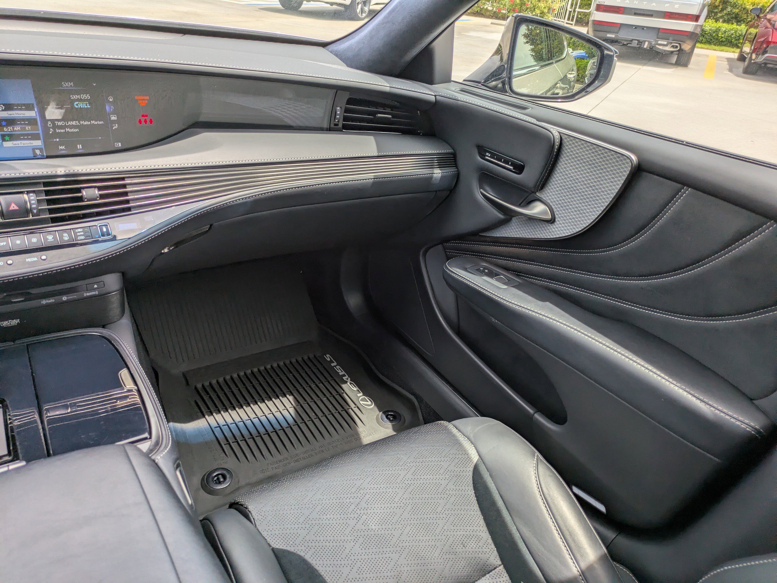 Used 2018 Lexus LS 500 F Sport w/ Accessory Package (Z2) AWD/4WD image 16
