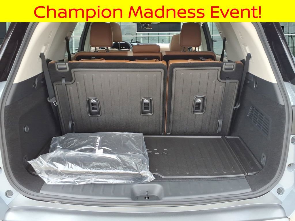 New 2026 Nissan Pathfinder Platinum w/ Cargo Package image 11