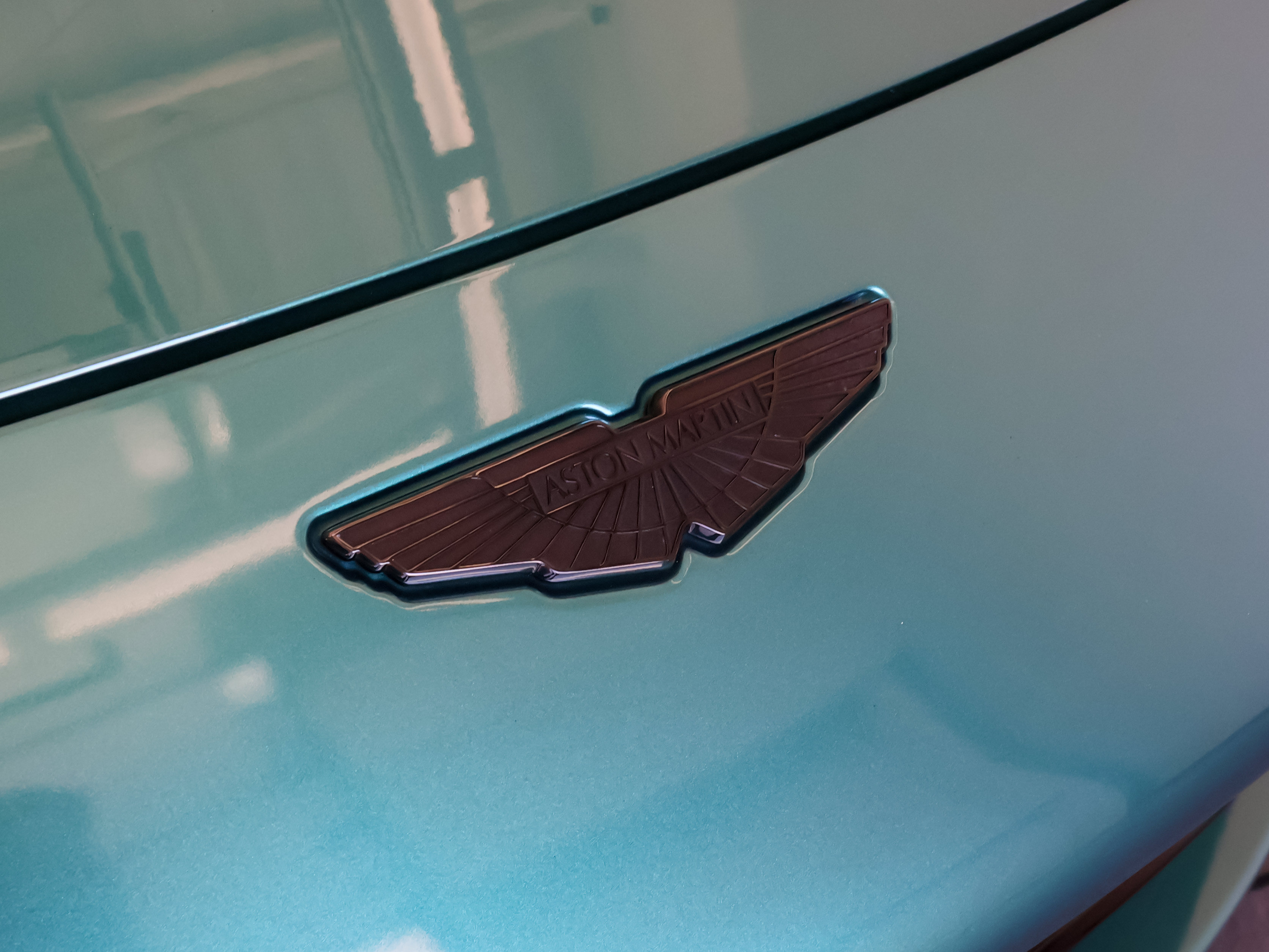 Used 2023 Aston Martin V8 Vantage Roadster RWD image 36