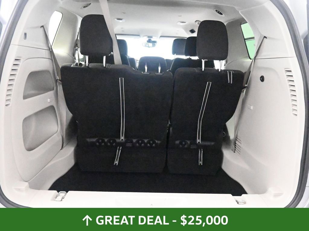 Used 2024 Chrysler Voyager LX image 25