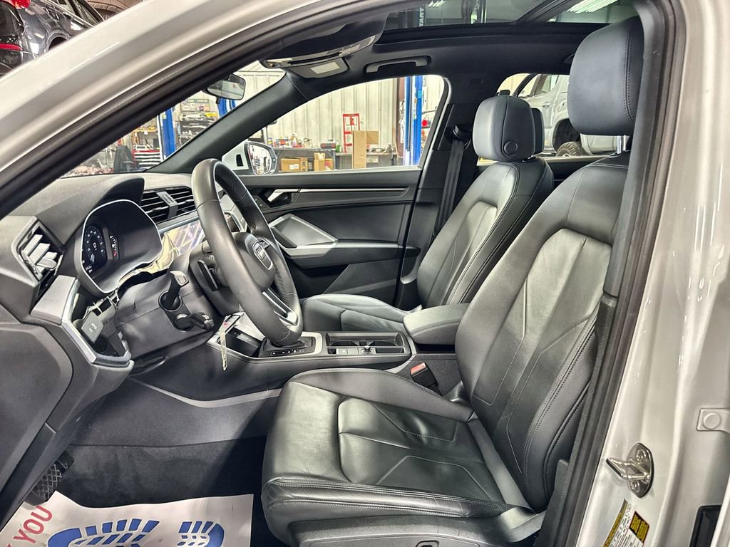 Used 2025 Audi Q3 2.0T Premium image 11