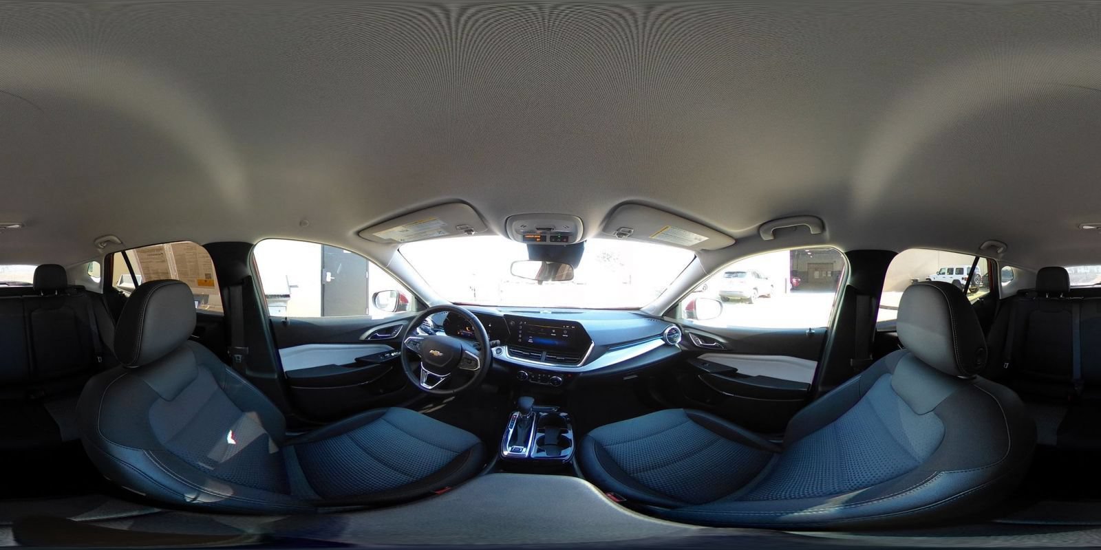 Used 2025 Chevrolet Trax LT w/ LT Convenience Package FWD image 42