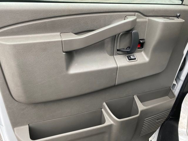 Used 2024 GMC Savana 2500 Extended w/ Driver Convenience Package image 15