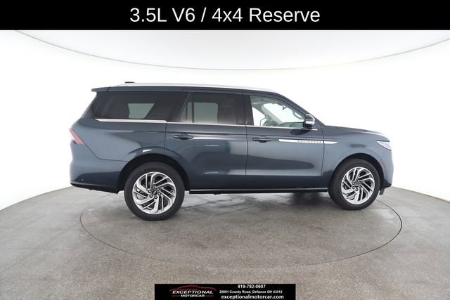 Used 2025 Lincoln Navigator Reserve image 21
